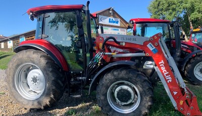 CASE IH Farmall 85 A včetně čelního nakladače