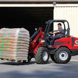 Kompaktní kloubové nakladače