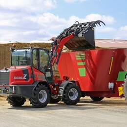 Kolové kloubové nakladače