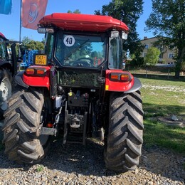 CASE IH Farmall 85 A včetně čelního nakladače