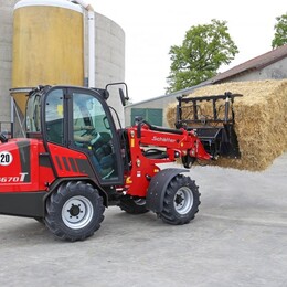 Kompaktní kloubové nakladače