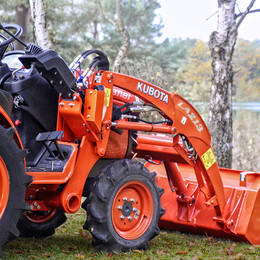 Univerzální a komunální traktory