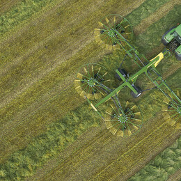 Rotorové shrnovače píce