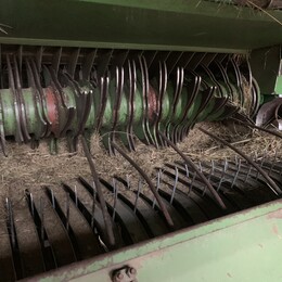 Kombinovaný lis s baličkou Krone CP V 1500 MC