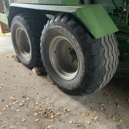 Kombinovaný lis s baličkou Krone CP V 1500 MC