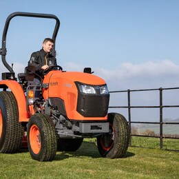 Univerzální a komunální traktory