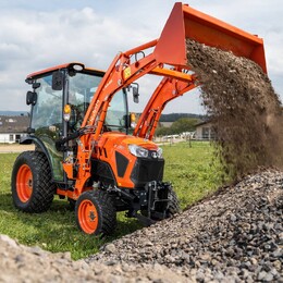 Univerzální a komunální traktory